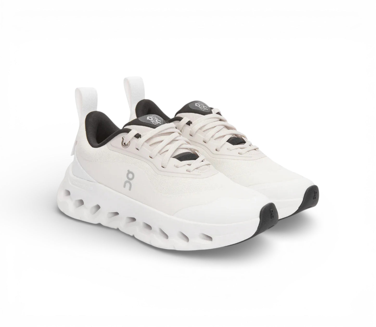 LOEWE-x-On-Cloudtilt