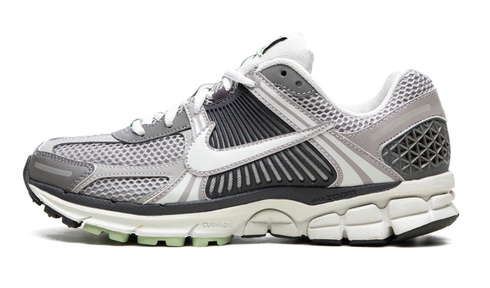 Nike Vomero 5