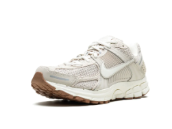 Nike Vomero 5